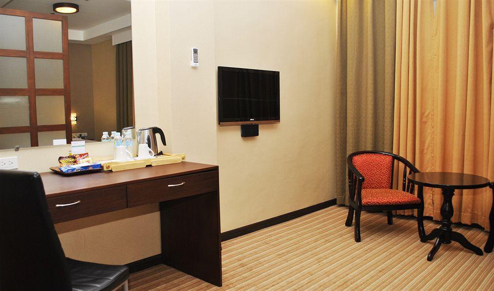 Orion Hotel Manila Exterior foto