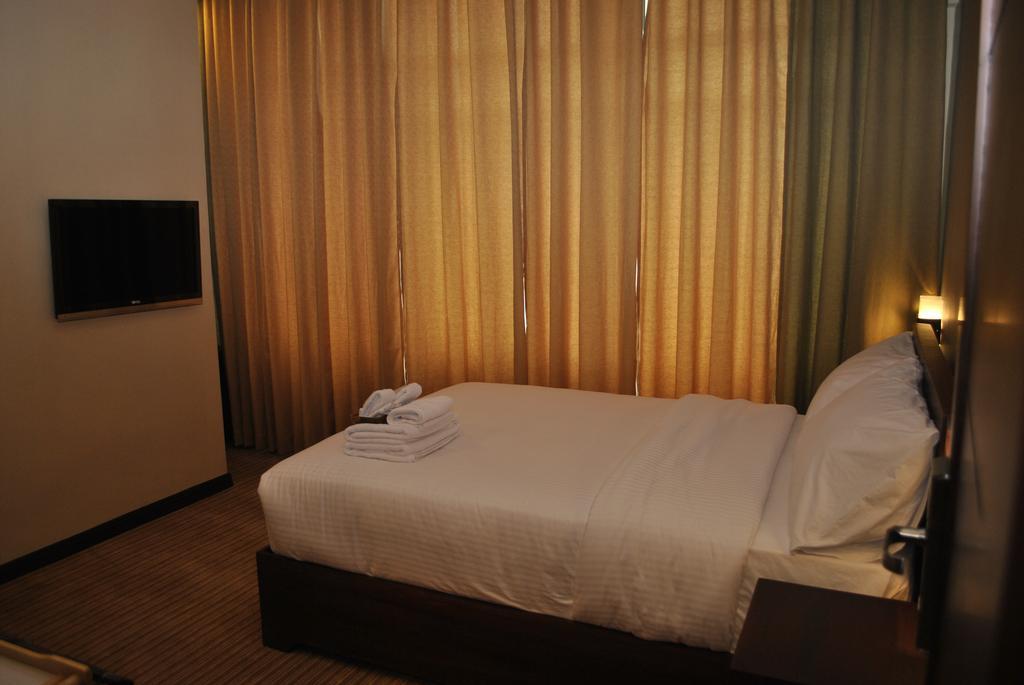 Orion Hotel Manila Exterior foto